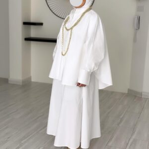 بدله عمليه باللون الابيض