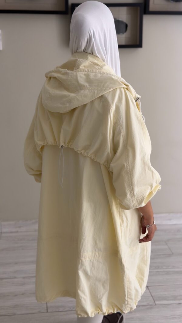 ⁦Cream butteryellow Trench coat⁩ - الصورة ⁦4⁩