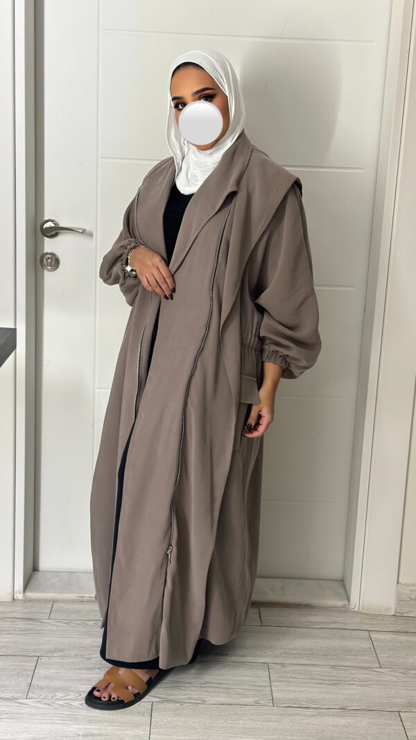 ⁦Soft beige jacket⁩ - الصورة ⁦3⁩