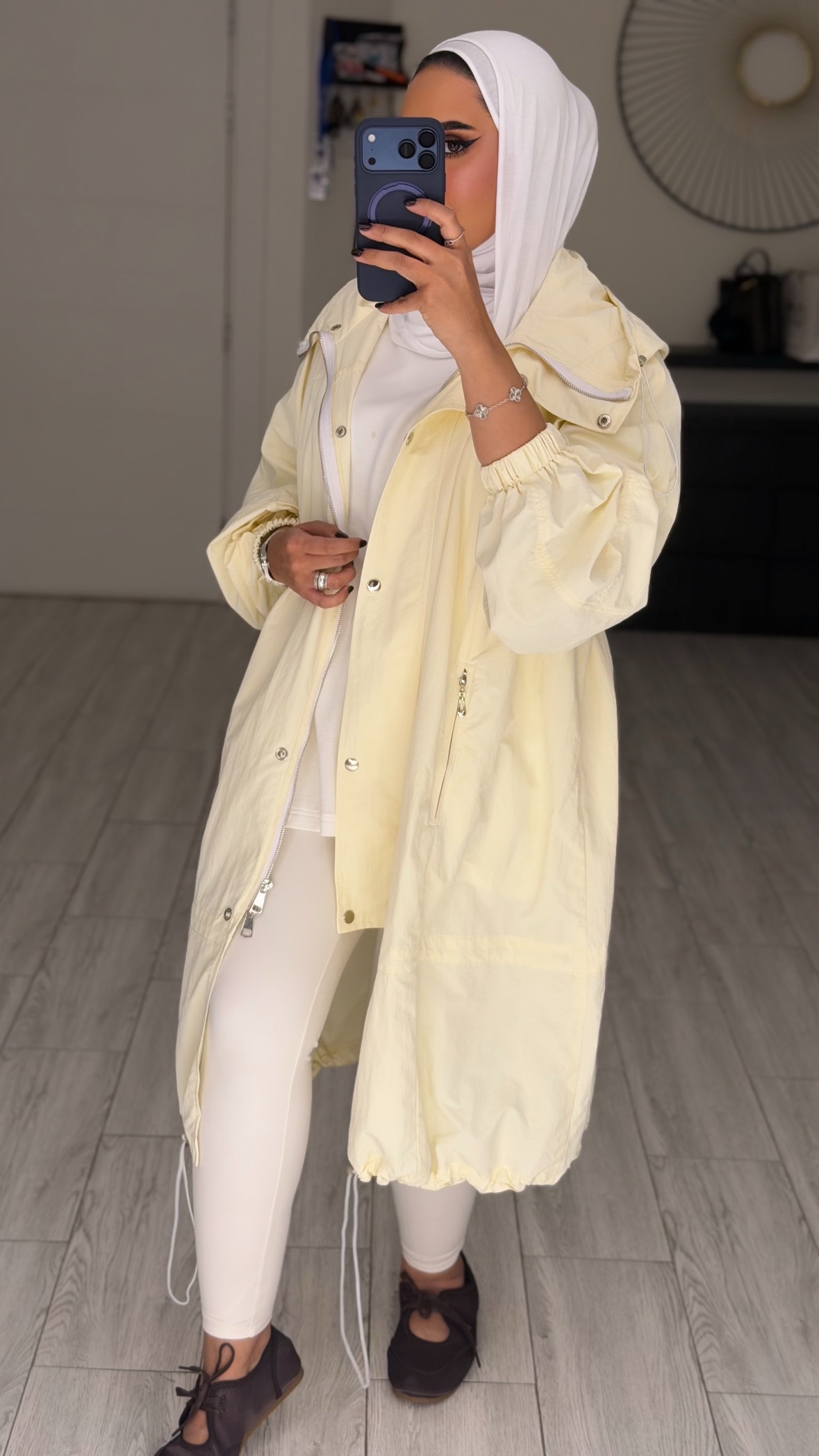 Cream butteryellow Trench coat - الصورة 2
