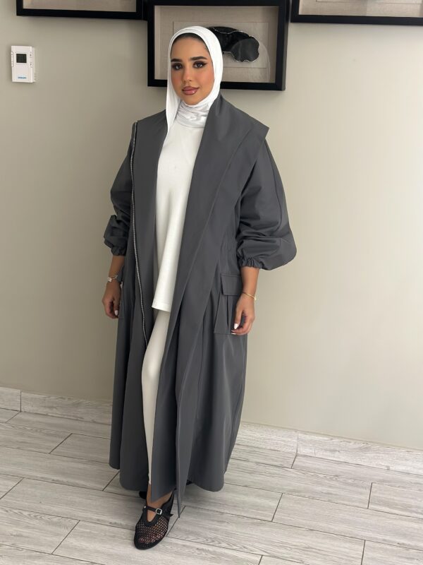 ⁦Grey trench coat⁩ - الصورة ⁦3⁩
