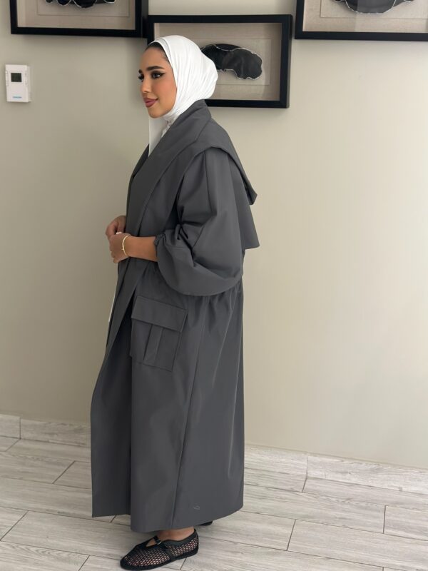 ⁦Grey trench coat⁩ - الصورة ⁦4⁩