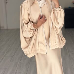 Alternative view of Silk Set
