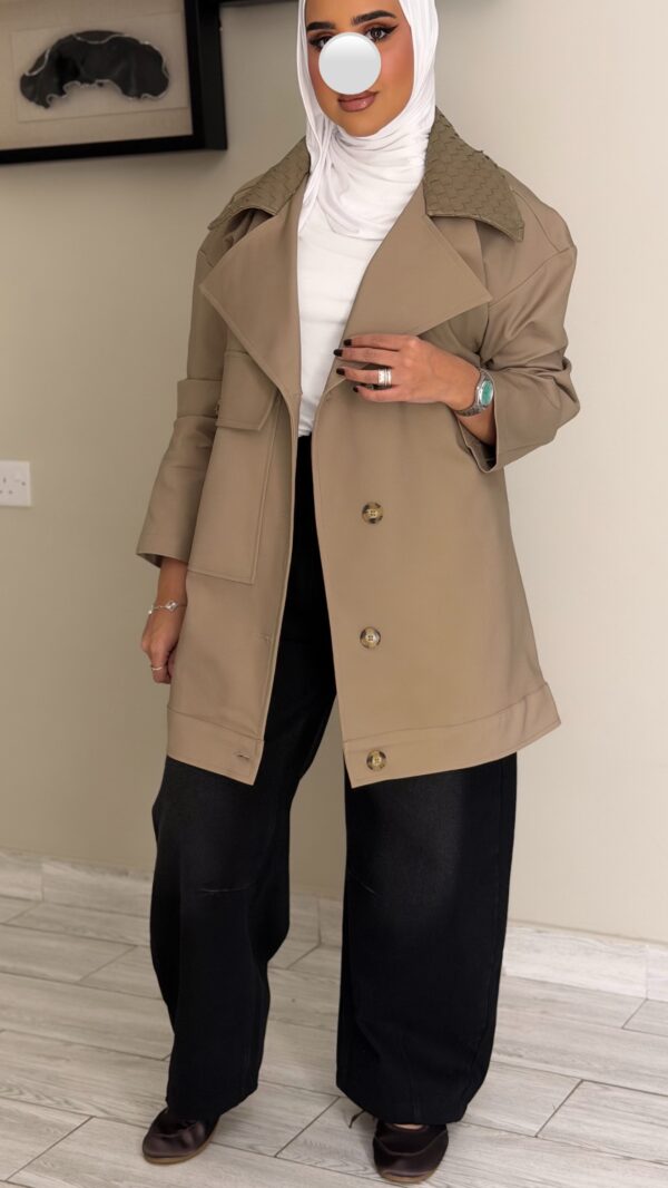 ⁦Beige jacket/hand made leather⁩ - الصورة ⁦4⁩