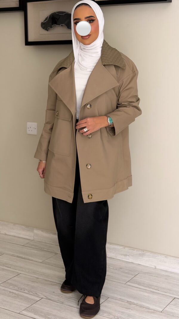 ⁦Beige jacket/hand made leather⁩ - الصورة ⁦2⁩