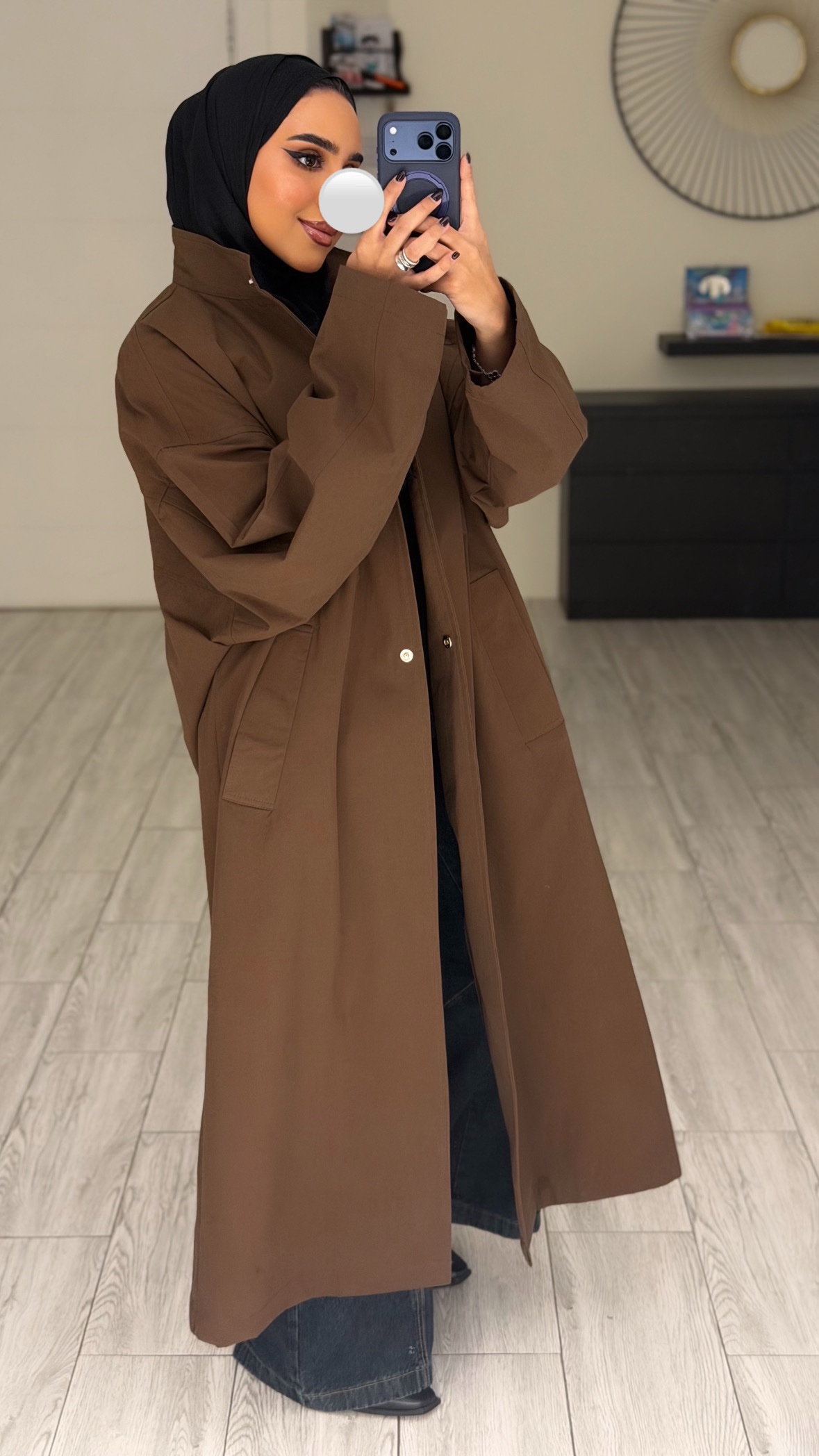 Brown Jacket - الصورة 3