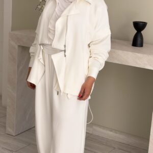 Alternative view of Casual training - White