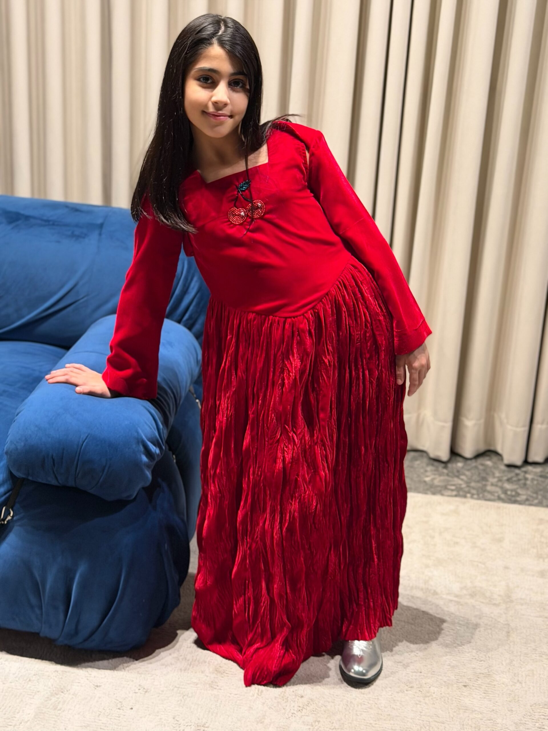 Red cherry - الصورة 4