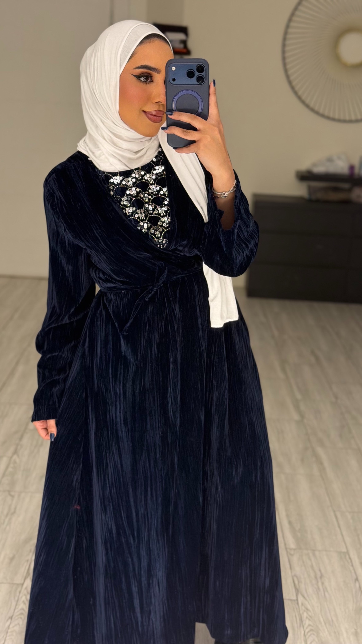 دراعه مخمل كحلي مع شك عالصدر - الصورة 5