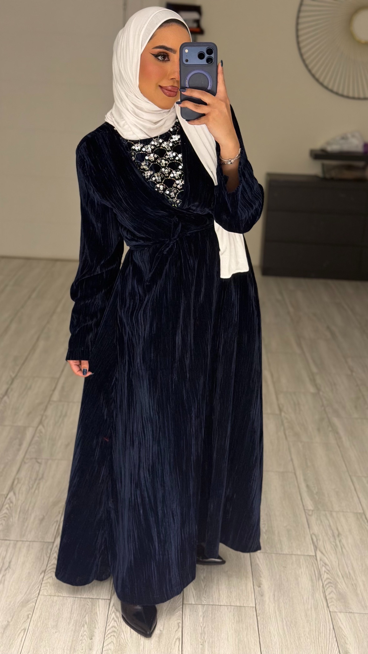 دراعه مخمل كحلي مع شك عالصدر - الصورة 4