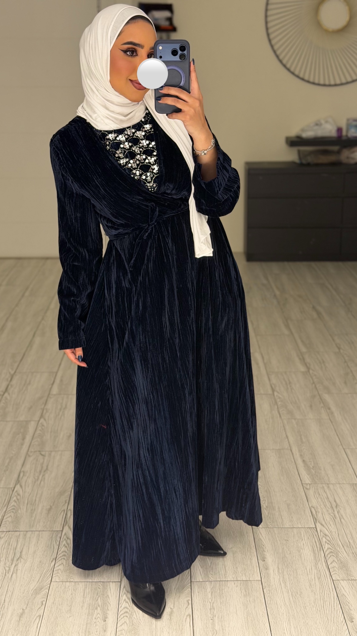 دراعه مخمل كحلي مع شك عالصدر - الصورة 2