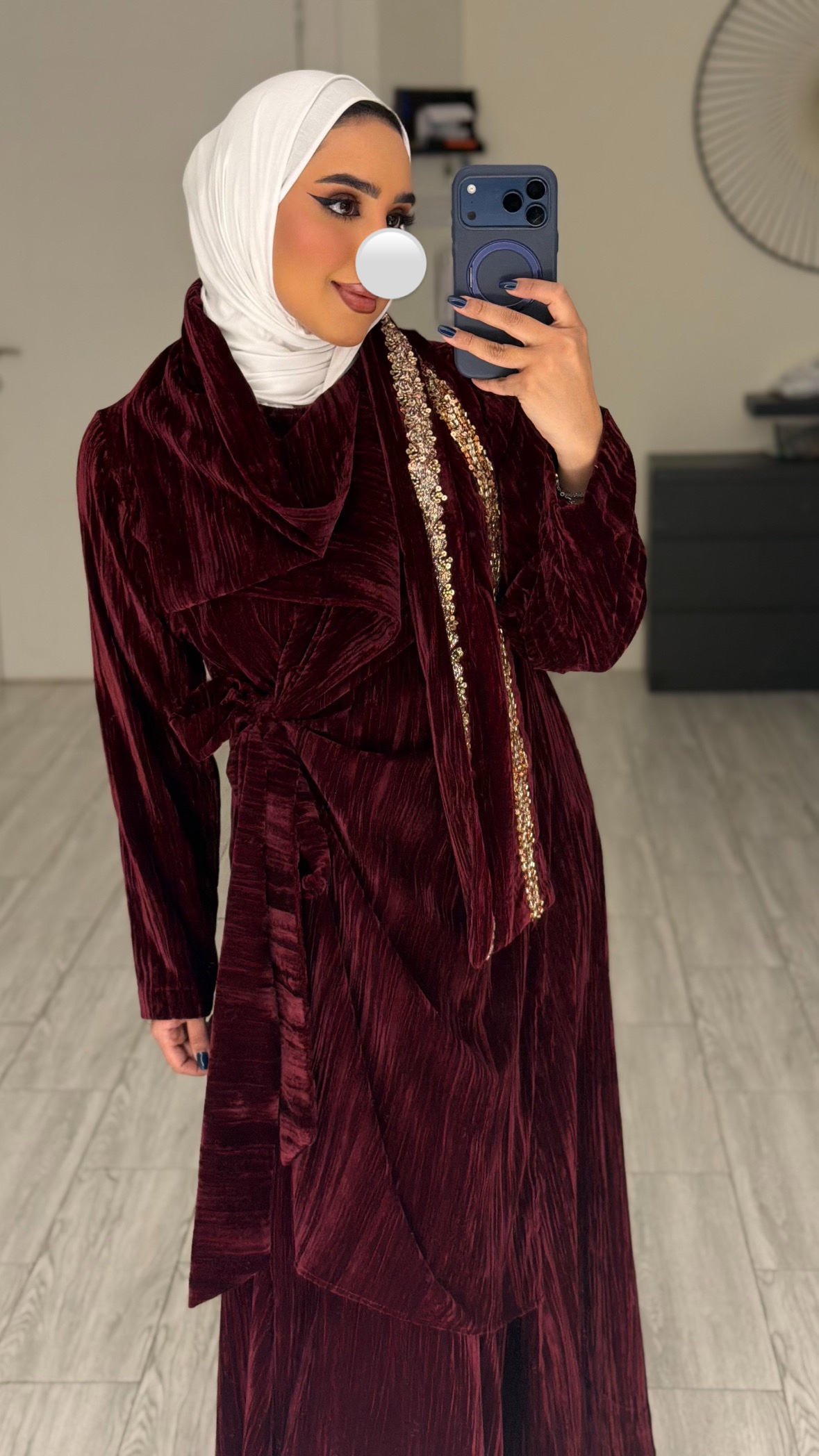 دراعه مخمل كحلي مع شك عالسكارف - الصورة 5