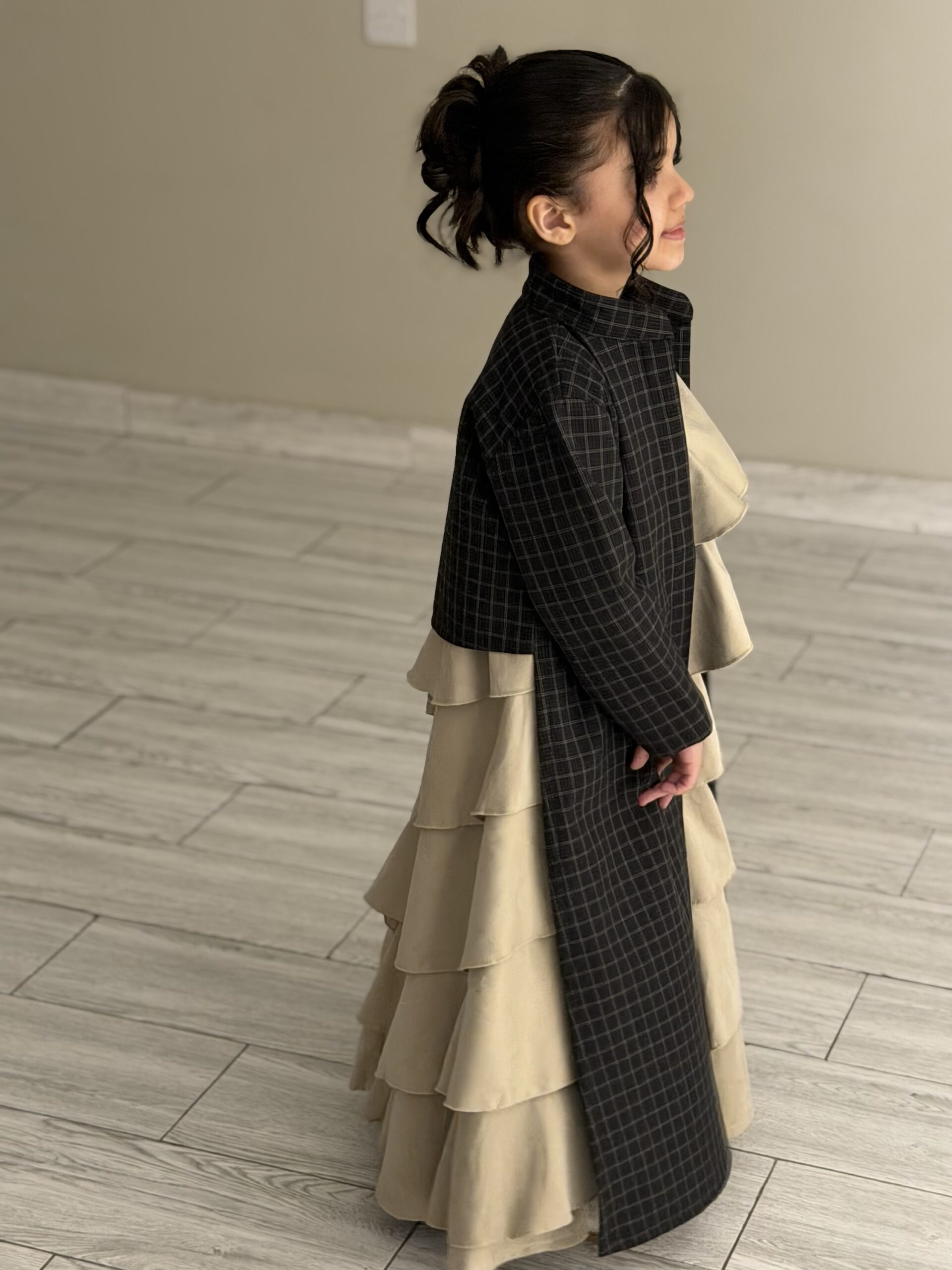 Checked Ruffles Kaftan - الصورة 3