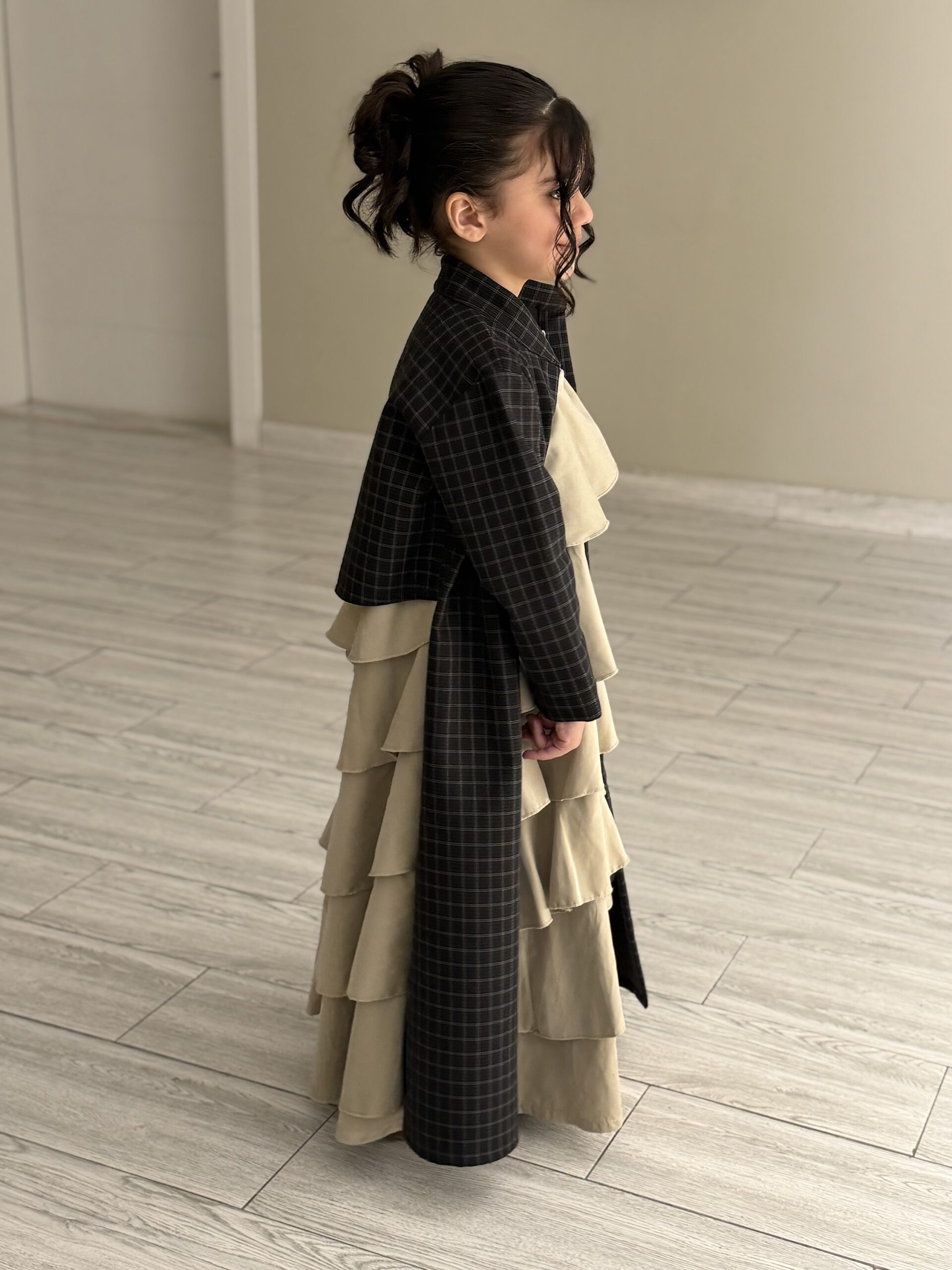 Checked Ruffles Kaftan - الصورة 5