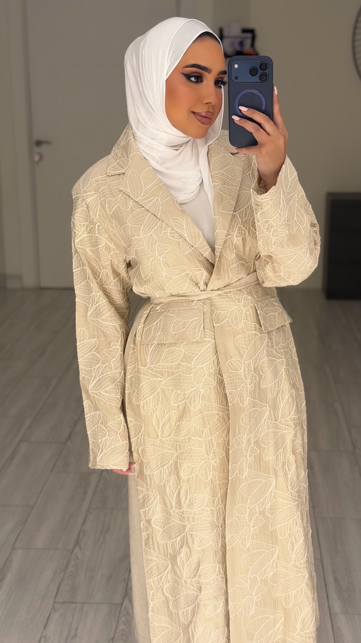 Linen beige blazer - الصورة 7