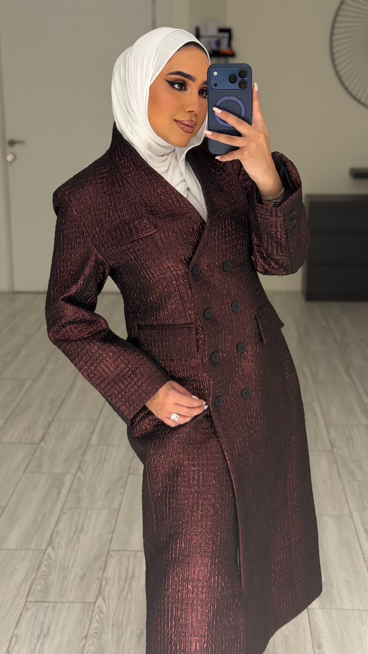 Metalic Maroon blazer - الصورة 3