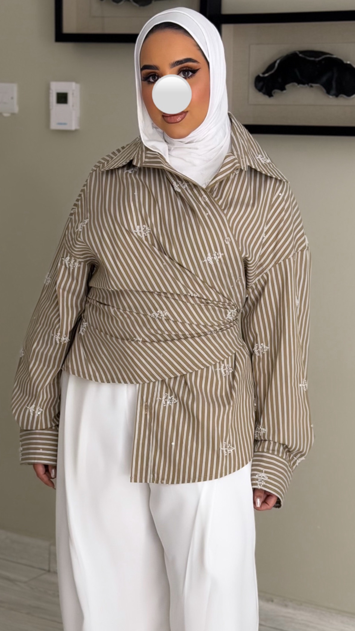 Beige Lines Shirt - Only shirt - الصورة 3