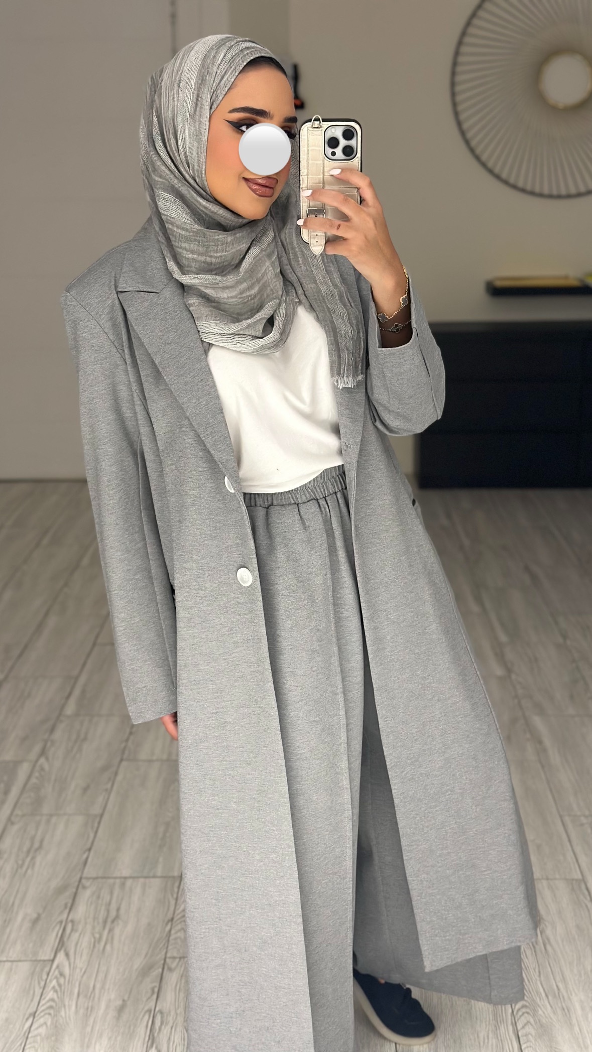 Light Grey Set - الصورة 2