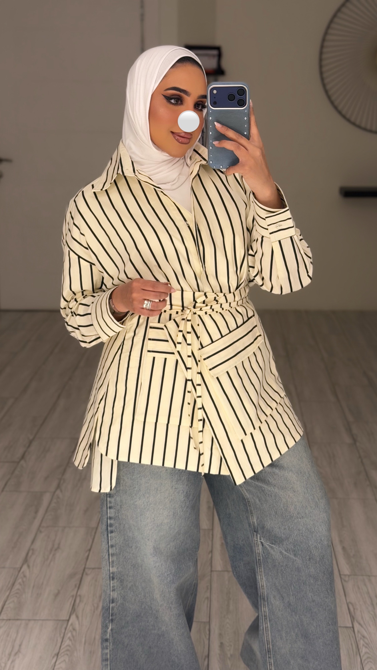 CreamXBlack Lines shirt - الصورة 4