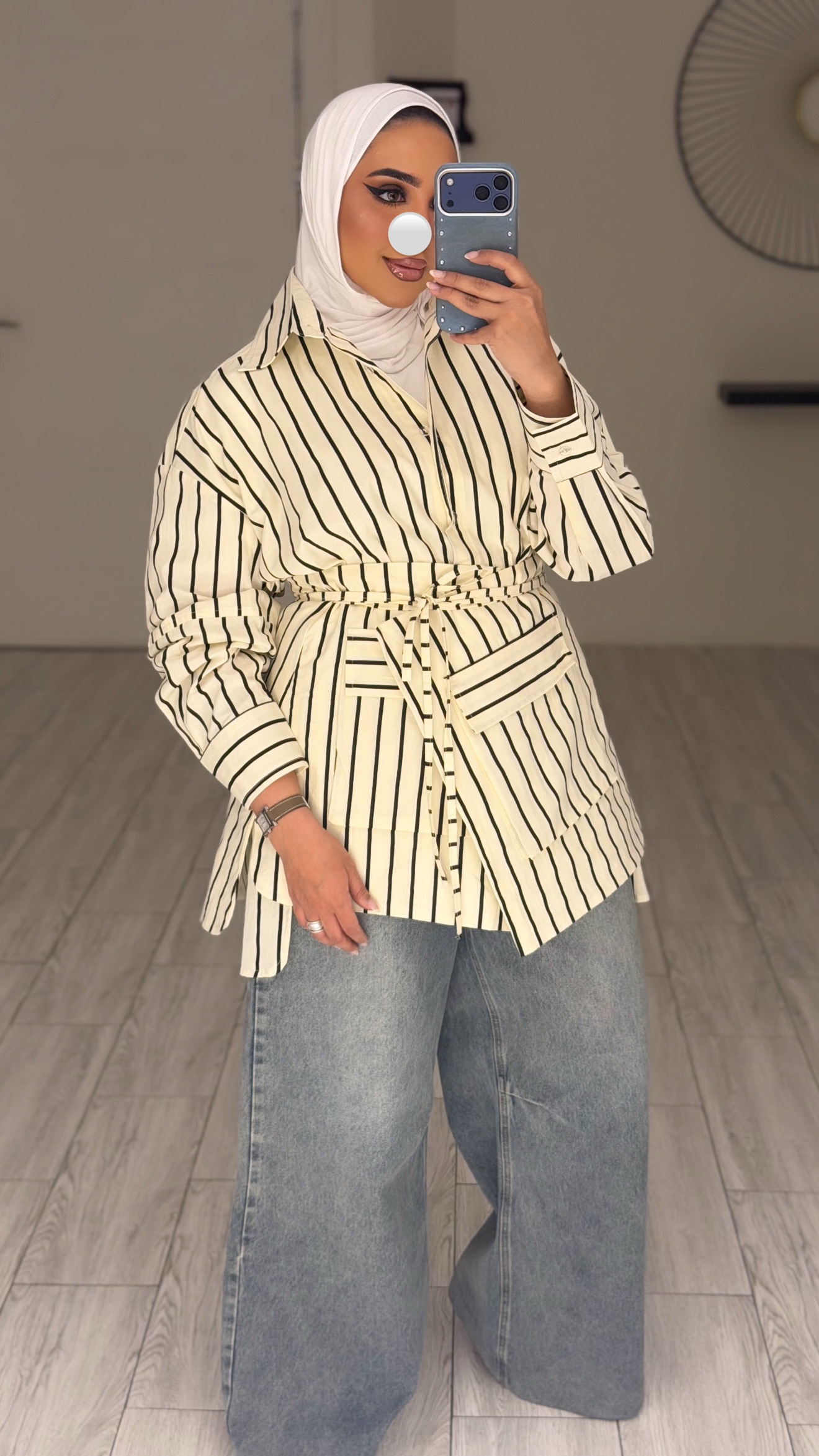 CreamXBlack Lines shirt - الصورة 5