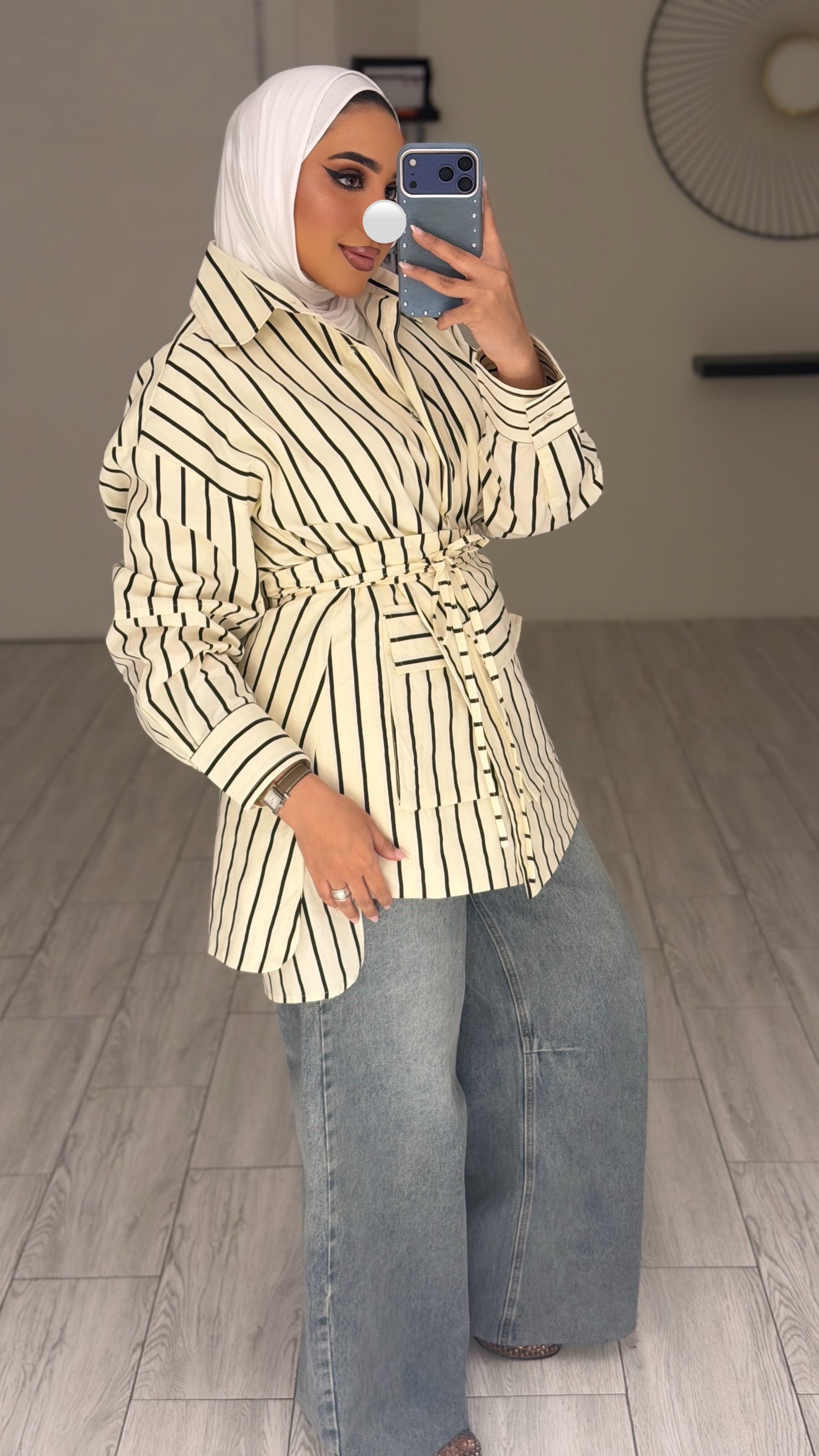 CreamXBlack Lines shirt - الصورة 2